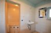 Sanierungsbedürftige 2-Zimmer-Wohnung mit Balkon - Badezimmer