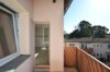 Sanierungsbedürftige 2-Zimmer-Wohnung mit Balkon - Balkon