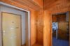 Sanierungsbedürftige 2-Zimmer-Wohnung mit Balkon - Eingangsbereich