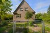 Großes Potenzial mit 1200 m² Grundstück - Front