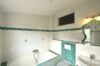 Hundeschule/Hundepension mit Wohnanteil und großem Außengelände - Badezimmer OG