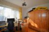 Charmante 2,5-Zimmer-Hochparterrewohnung mit Balkon und moderner Ausstattung - Arbeitszimmer