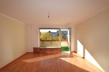 Helle und großzügige 3-Zimmer-Wohnung in ruhiger Lage mit Loggia, 12349 Berlin, Etagenwohnung