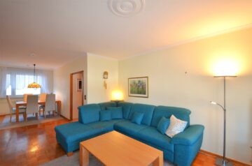 Sonnige 3-Zimmer-Wohnung mit Loggia in ruhiger Lage, 12349 Berlin, Etagenwohnung