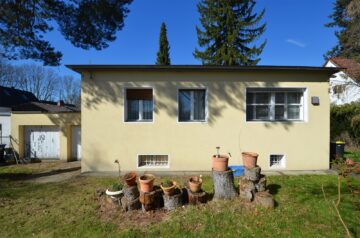 Großzügiges Grundstück trifft auf kleines Haus mit Entwicklungspotenzial, 12305 Berlin, Einfamilienhaus