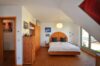 Stilvolle Doppelhaushälfte mit Komfort, Raum und Atmosphäre - Schlafzimmer